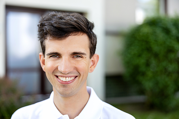 Pflegekraft männlich Pflegeschule Rodgau