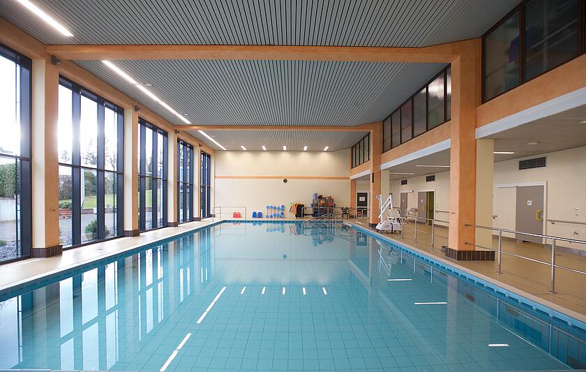 Unser Schwimmbad von der kurzen Seite aus betrachtet.