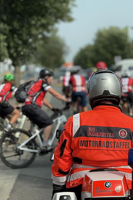 Impression der Motorradstaffel aus dem RV Mittelhessen bei einer radtour "Menschen für Kinder"