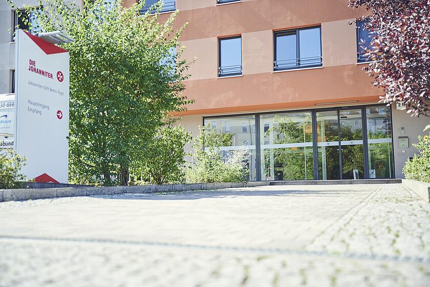 Hauseingang vom Johanniter-Stift Berlin-Tegel