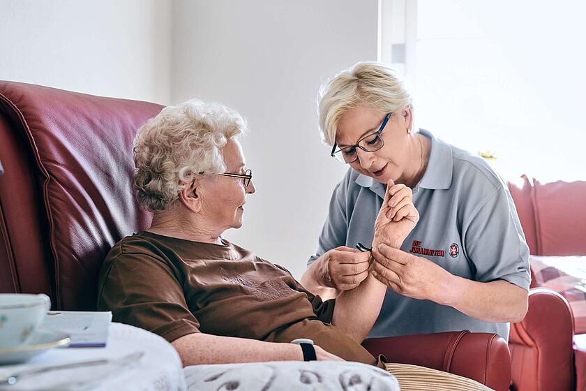 Unsere professionellen Pflegekräfte helfen im Alltag.