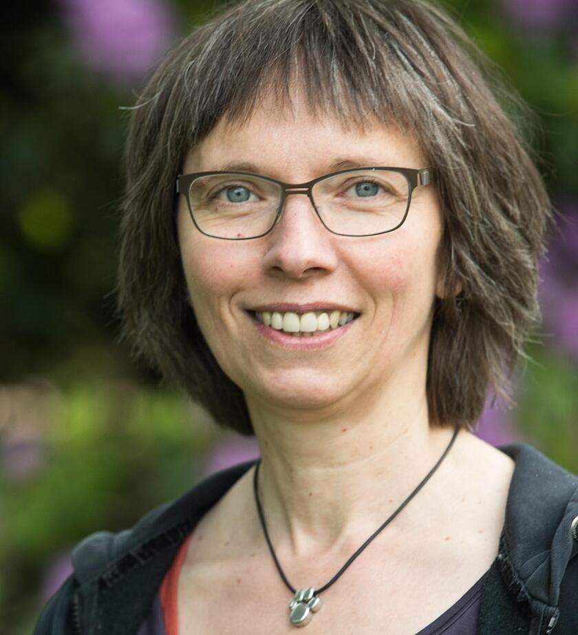 Frau Wartig, Mitarbeiterin in der Körper- und Bewegungstherapie