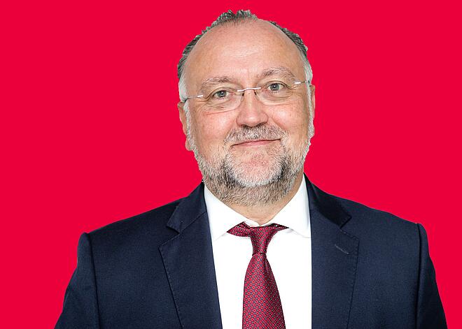 Porträtfoto Knuth-Sascha Petri