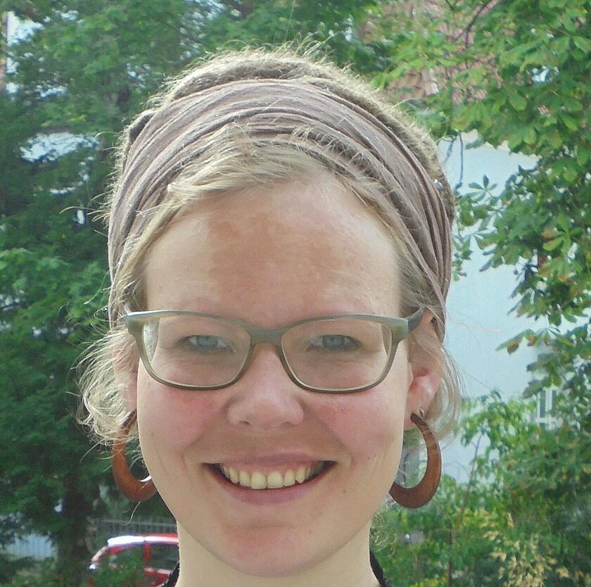 Frau Tieben, Mitarbeiterin im Team der Ergotherapie