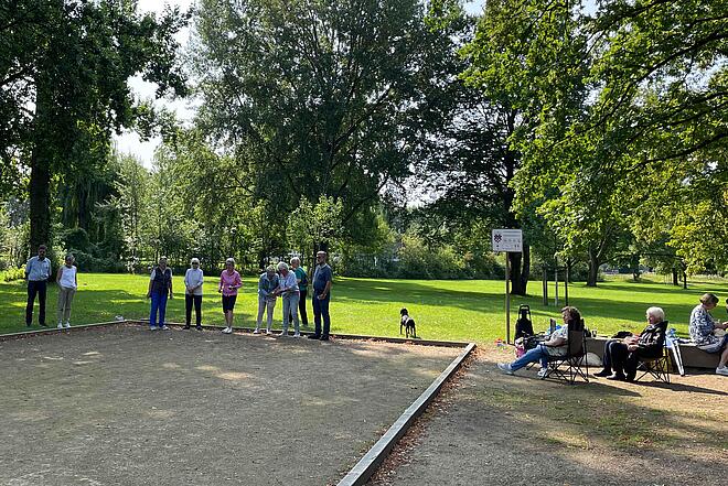 Gruppe der Aktiven Senioren Bad Honnef spielen Boule 